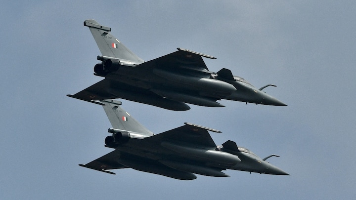 Global militaries to study India-Pakistan fighter jet battle as tensions between two nations escalate