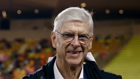 Arsene Wenger wants offside rule to change to restore attackers' advantage: 'Doubt benefits the striker' Arsene Wenger wants offside rule to change to restore attackers' advantage: 'Doubt benefits the striker'
