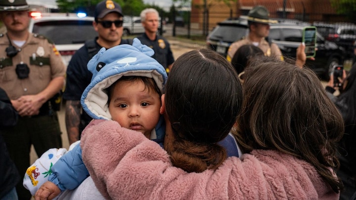 Why Trump is offering $1,000 to migrants to 'self-deport' from US